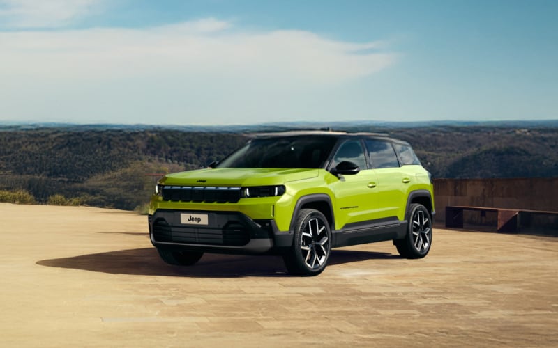 Front angled side view of Jeep Compass