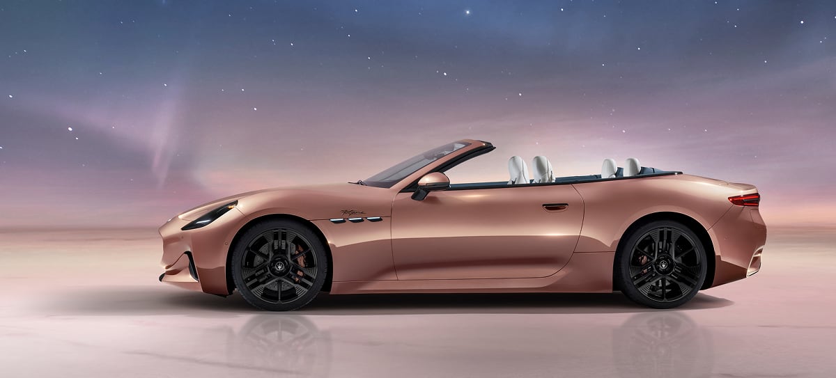 Side view of Maserati Gran Cabrio